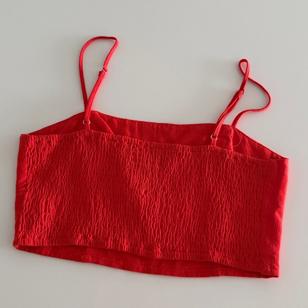 Lulus Crop - Picture 2 of 2